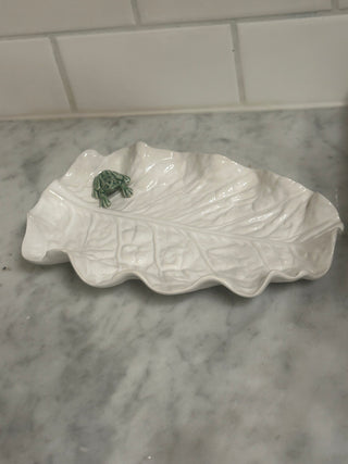 White Cabbage Leaf Dish with Green Frog    MTS