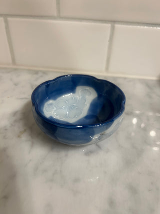 Blue Trinket Bowl with White Blossom      MTS