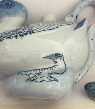 Blue & white Ceramic Duck Teapot w/lid 6" x 7.5"