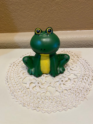 Handpainted ceramic garden frog RCD