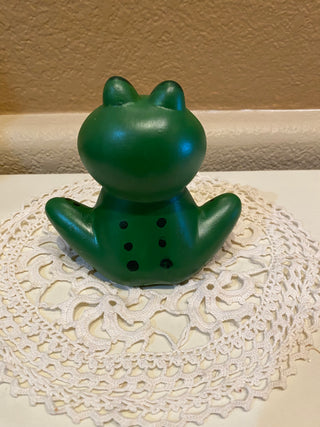 Handpainted ceramic garden frog RCD