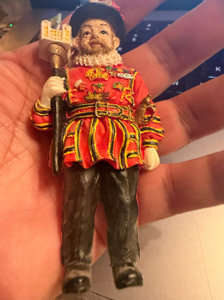 Rare vintage Yeoman Warder Guard beefeater  Magnet