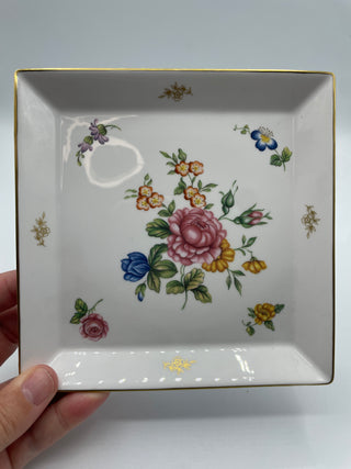 Cabinet Collection square plate