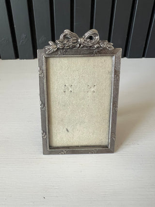 Mini pewter bow frame