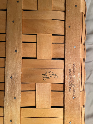 1996 LONGABERGER BASKET W/LINER 19.5x13.5 *IN STORE P-UP ONLY*