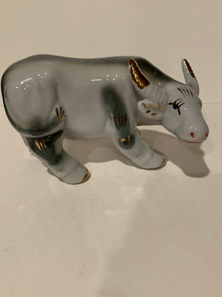 Vintage porcelain bull 4x8”
