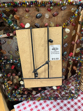 Picture frame w/ tiny stones