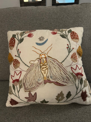 Moth pillow/rust, mustard