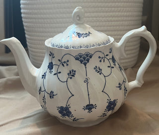 BLUE & WHITE DANISH "FINLANDIA" TEAPOT