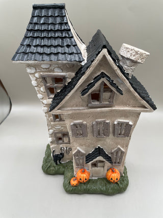 Haunted House w/Black Cat  LIGHTS UP