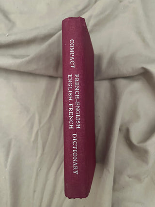 VINTAGE ENGLISH TO FRENCH DICTIONARY