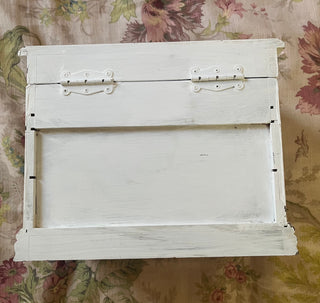 WHITE WOOD JEWELRY BOX