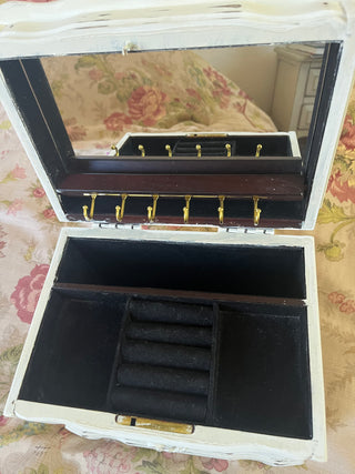 WHITE WOOD JEWELRY BOX