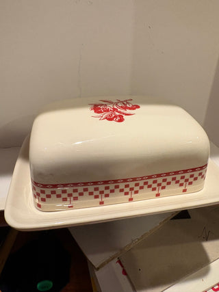 Comptoir de Famille Damier Rouge covered butter dish 5" x 7"