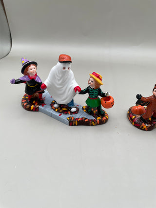 Dept 56 Snow Village Trick or Treat Kids