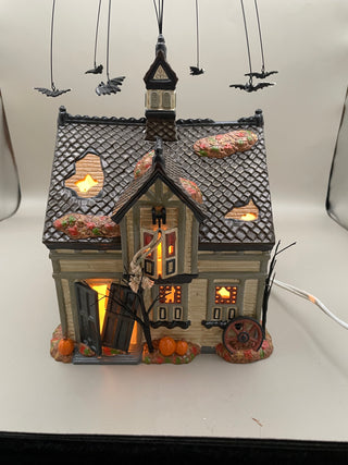 Dept 56  Creepy Creek Cottage House