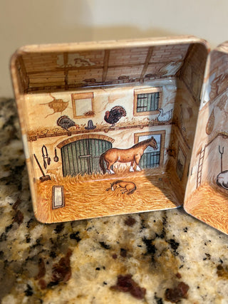 Mini English Barn House Tin