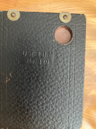 ANTIQUE KODAK BROWNIE CAMERA