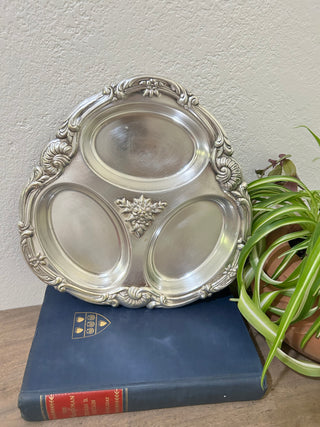 VTG Wallace Silver Plate Ornate with three dividers