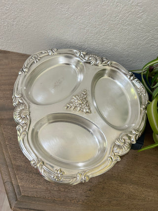 VTG Wallace Silver Plate Ornate with three dividers
