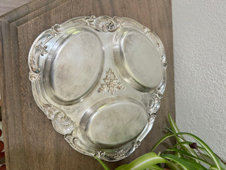 VTG Wallace Silver Plate Ornate with three dividers