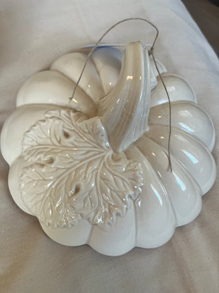 LARGE CREAM CERAMIC LIDDED PUMPKIN