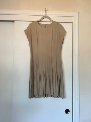 vtg beige pleated dress