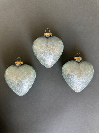 🎄 Vintage Galvanized Aluminum Heart Christmas Ornaments - Set of 3 🎄