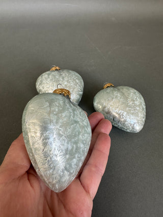 🎄 Vintage Galvanized Aluminum Heart Christmas Ornaments - Set of 3 🎄