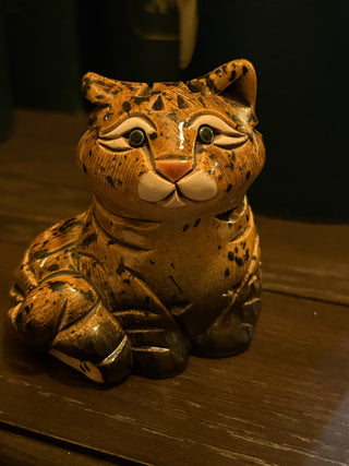 Vtg. Artesanía Rinconada #12 Adult Cat figurine, signed 3.25"