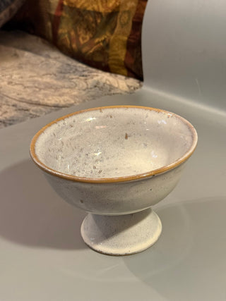 ceramic footed bowl w. ivory reactive glaze