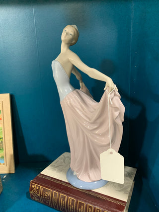 Lladro "The Dancer" 5050 - Rancho