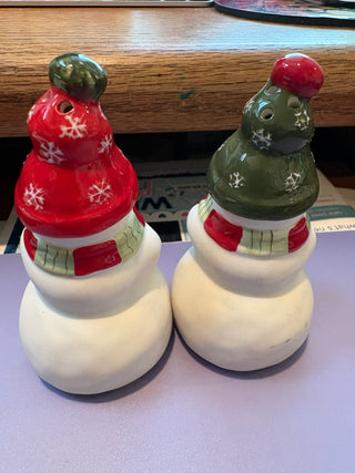Snowmen Salt & Pepper shakers by Hallmark