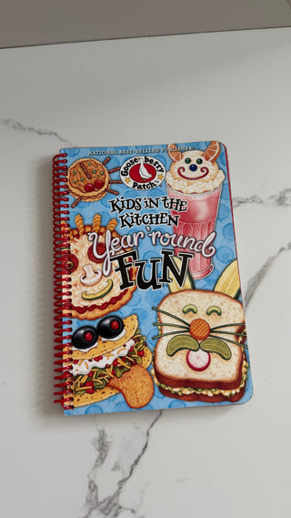 Vintage Gooseberry Patch ‘Kids in the Kitchen Year Round Fun’ Spiral Cookbook
