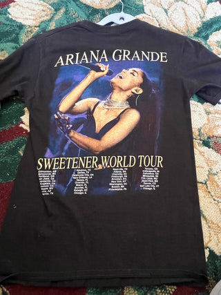 Ariana Grande T-Shirt " Sweeter World Tour"