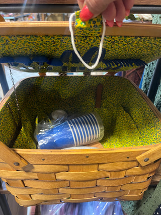 Mj94-picnic basket with handmade insert