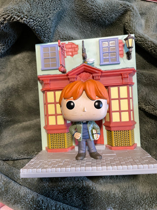Ron Weasley Diagon Alley Funko Pop M