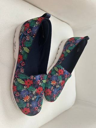 PG-Sketchers Floral Slip Ons sz 11