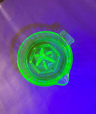Vintage Green Uranium Glass Juicer 5"