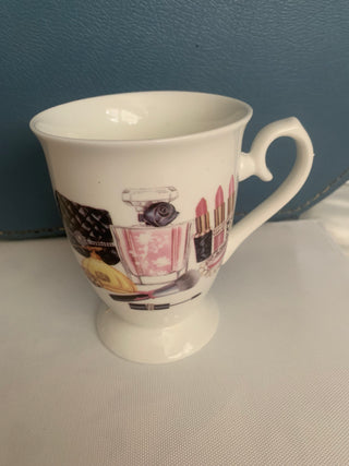 Pedestal coffee mug makeup/perfume