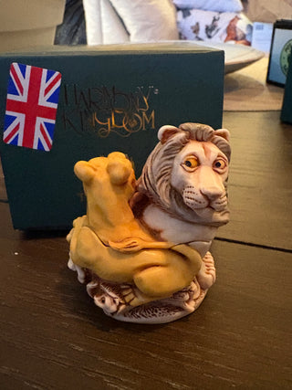 Vtg. Harmony Kingdom  "Lords of the Jungle " trinket box 2002 - 2.25"