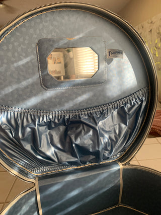Vntg blue round travel case 15x16”