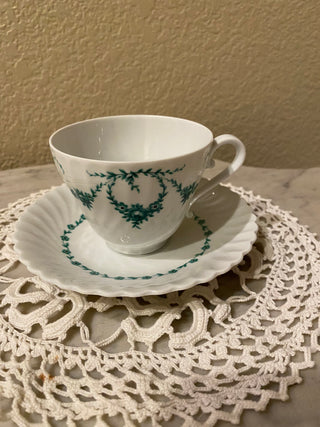 Vtg Alboth&Kaiser Lukretia teacup/saucer Bavaria