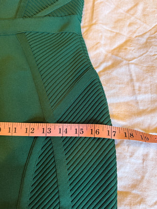 NWOT Bella Barnett Bandage Midi Dress SZ. Medium