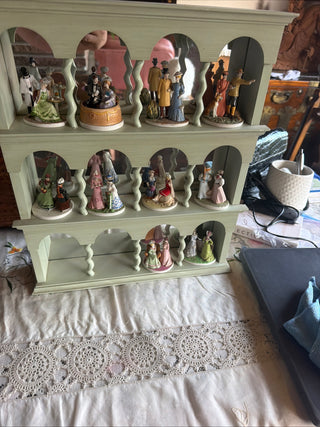 Franklin Mint Parisiennes Miniature Porcelan Figures & Wooden Display Paris Style