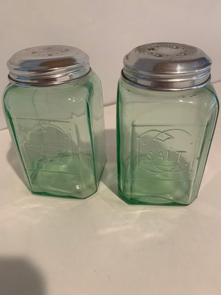 Green glass Salt/Pepper set