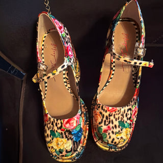 Betsy Johnson Blondie Platform Shoes - Buckled Ankle Straps High Heels 7M