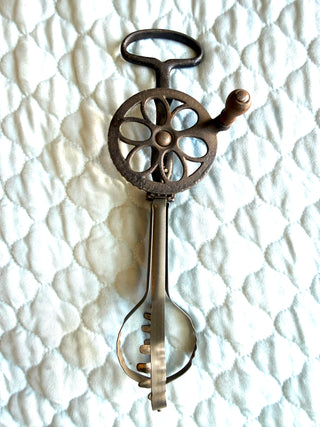 Antique Holt's Mencanical Hand-Crank Egg Beater