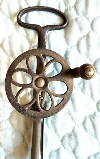 Antique Holt's Mencanical Hand-Crank Egg Beater
