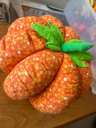 Cotton tufted floral pumpkin pillow